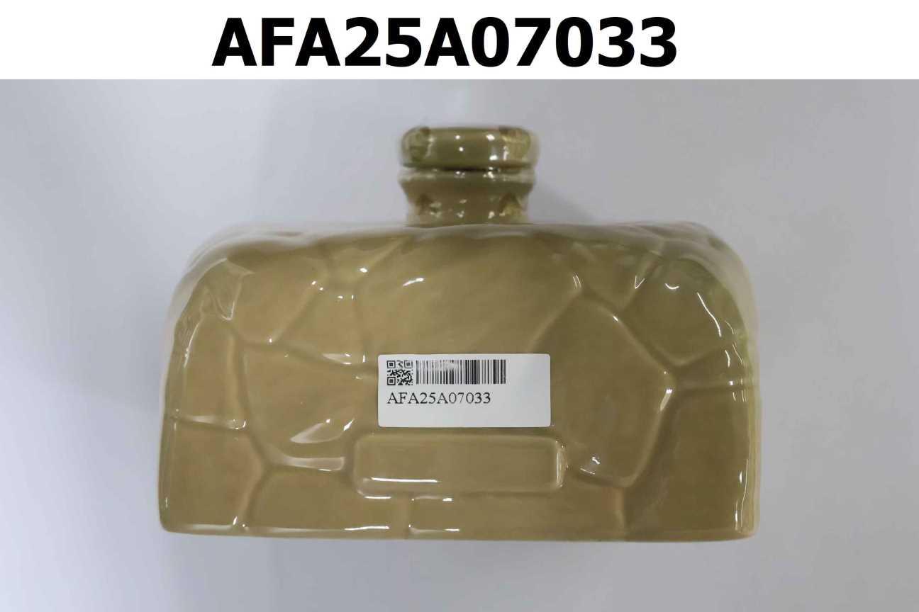 超人力霸王系列造型紀念酒-巴爾坦星人款「原色」 58度/0.5L(瓷瓶)